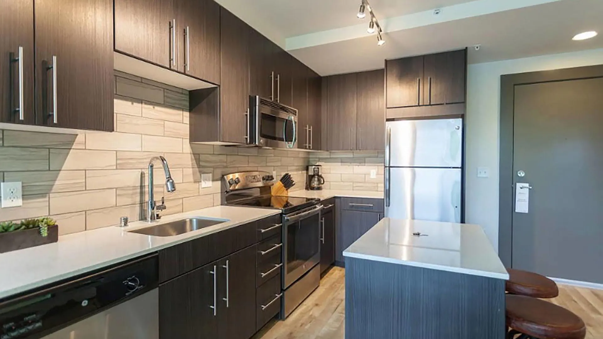 Belltown Waterfront Suites By Barsala Seattle