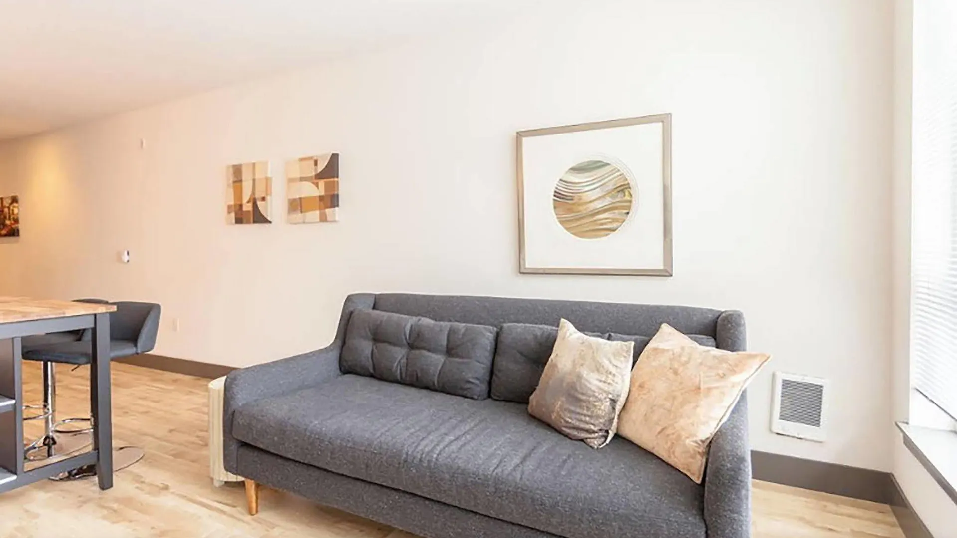 Belltown Waterfront Suites By Barsala Seattle