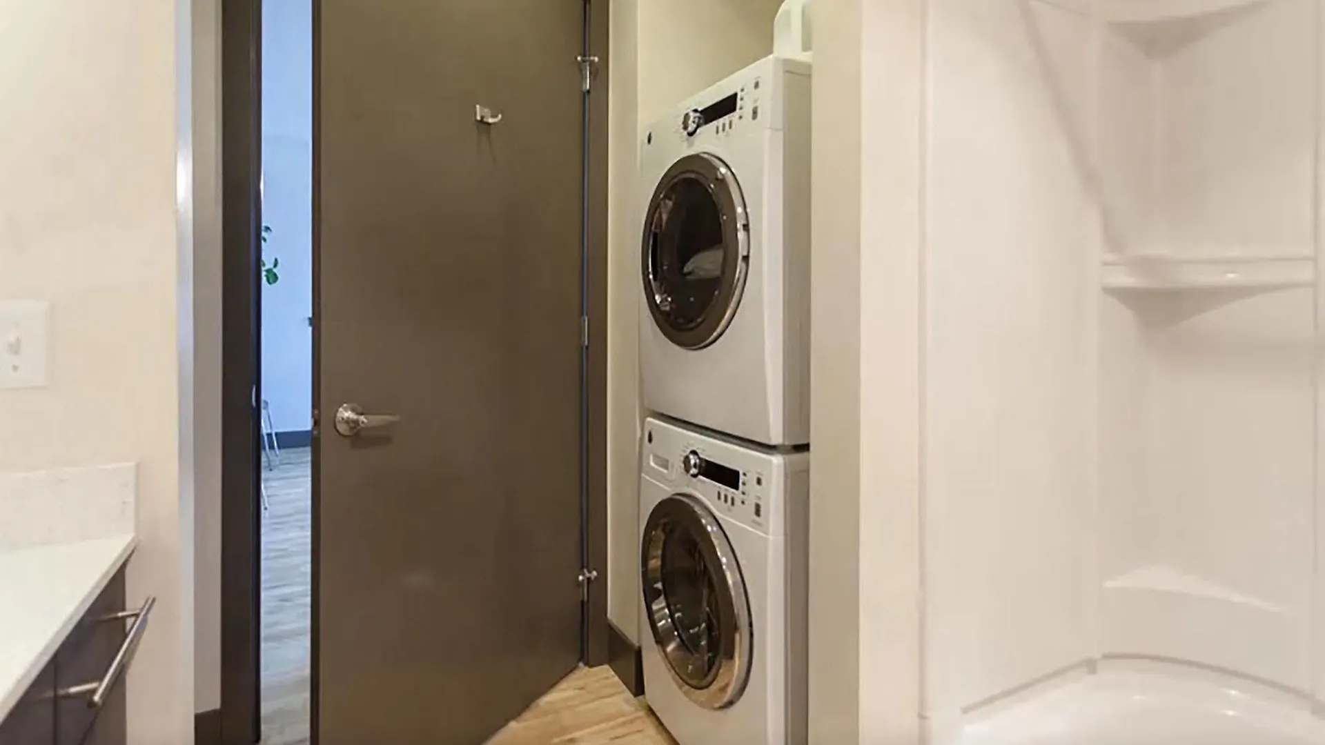 Belltown Waterfront Suites By Barsala Seattle